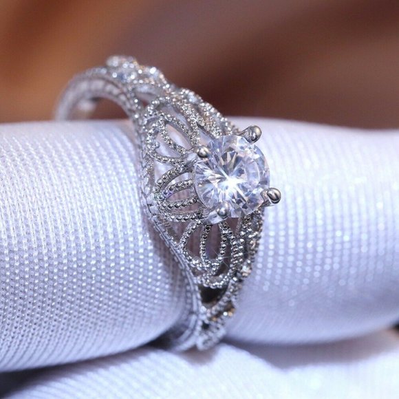 New 925 Silver Wedding White Sapphire Ring - Picture 2 of 7